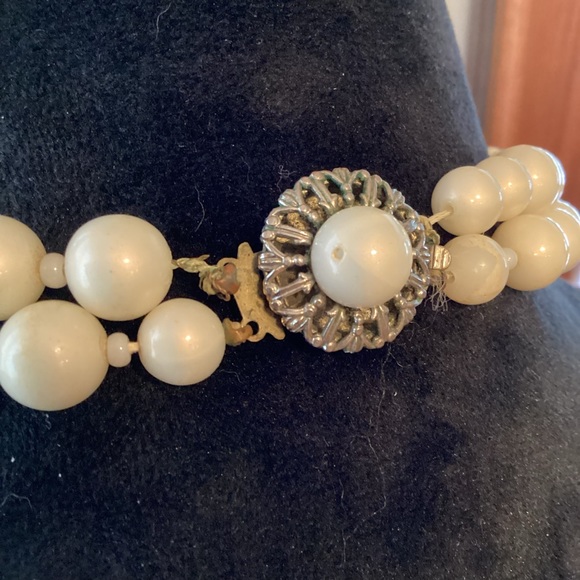 Vintage Two Strand Pearl Necklace - Picture 4 of 14